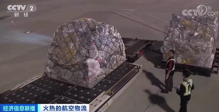 央視：預(yù)計(jì)運(yùn)費(fèi)持續(xù)上漲到年底！一艙難求！市場(chǎng)空前火爆！