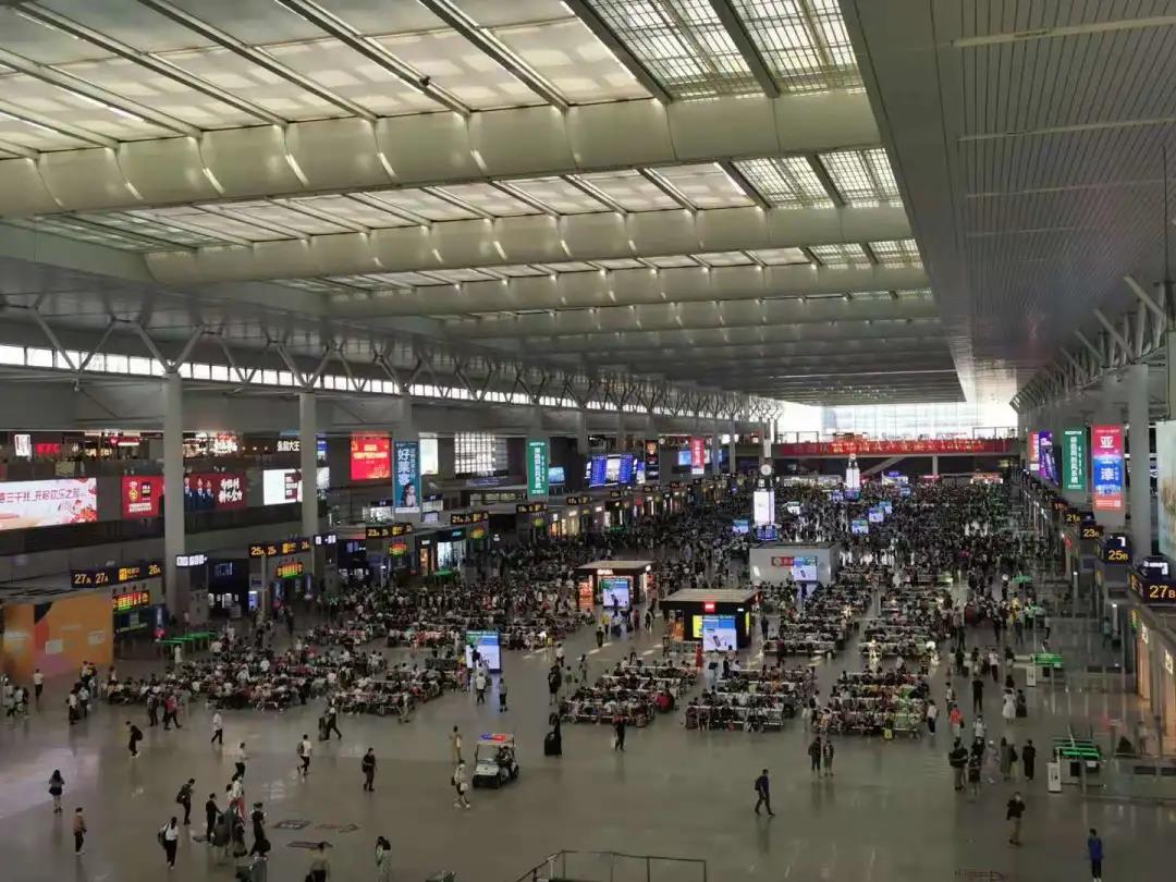 臺(tái)風(fēng)“煙花”再次登陸，上海、寧波港各碼頭已宣布恢復(fù)相關(guān)作業(yè)！