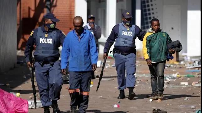 警惕！該國(guó)爆發(fā)27年來最致命暴力事件，碼頭關(guān)閉、倉(cāng)庫(kù)受損，貨運(yùn)遭受中斷！