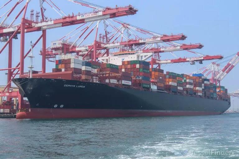 一大型集裝箱船與散貨船相撞！曾掛靠上海、寧波、蛇口等國內(nèi)港口