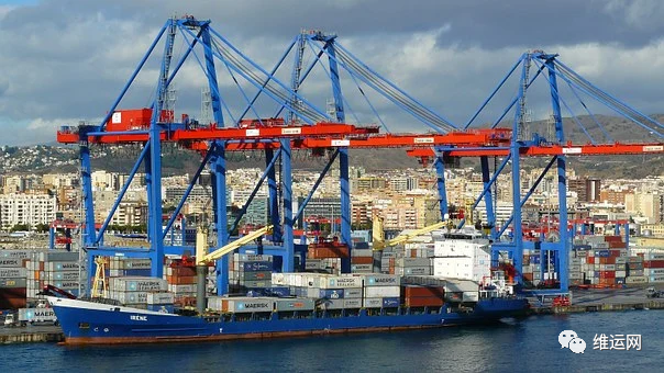 運價“瘋了”！現(xiàn)在運送300個集裝箱運費可以買一艘船？黃牛攪局航運市場！外貿(mào)物流苦不堪言