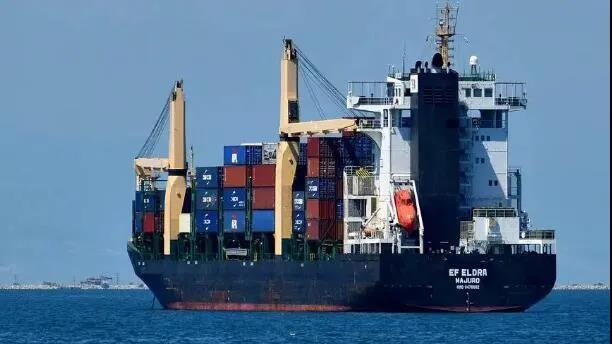 運價“瘋了”！現(xiàn)在運送300個集裝箱運費可以買一艘船？黃牛攪局航運市場！外貿(mào)物流苦不堪言