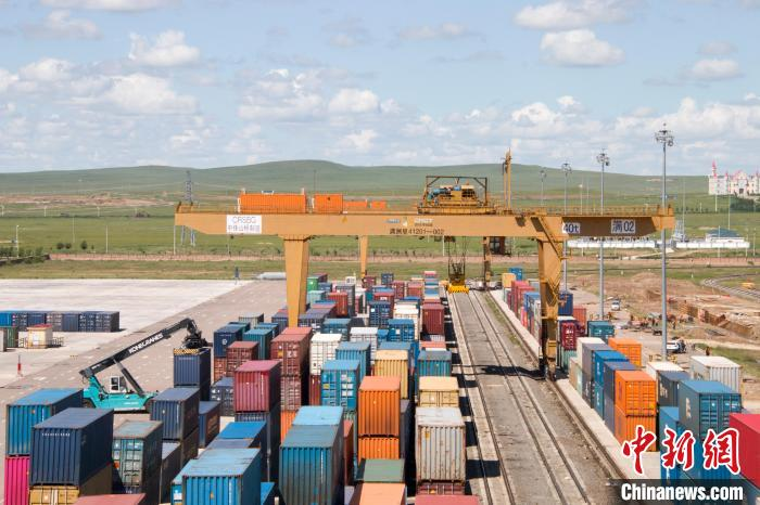 滿洲里站開行中歐班列突破2000列