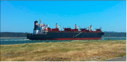 '凌晨2點，兩名船員從船上出逃！