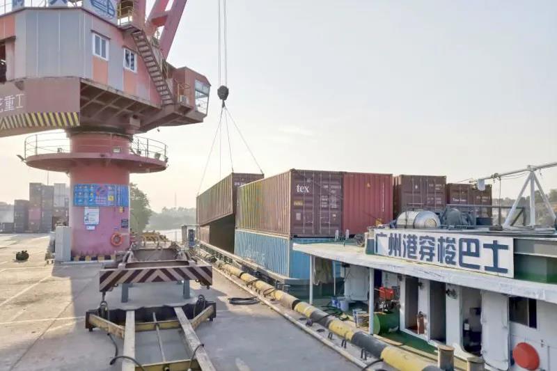 廣州港穿梭巴士火了！  