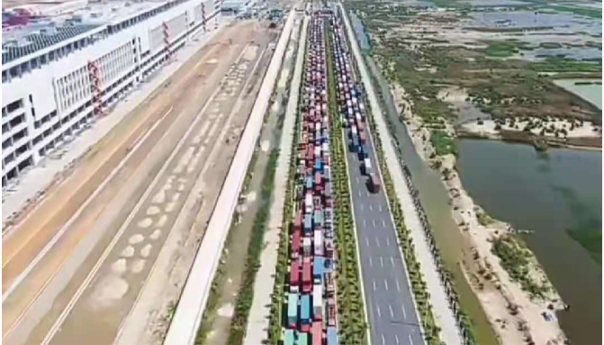 還堵！鹽田港處理量跌七成, 有的船來了扭頭就走人！ 