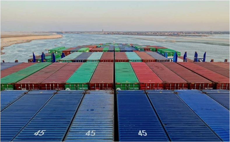 海盜 沙漠 貪婪——大副親述：蘇伊士運(yùn)河雖便利, 船員為何不愿走？  