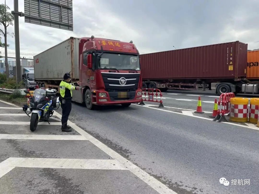 注意！鹽田港貨柜車實(shí)施進(jìn)港預(yù)約，待還重柜23000個預(yù)計(jì)需4天，多家船公司跳港！
