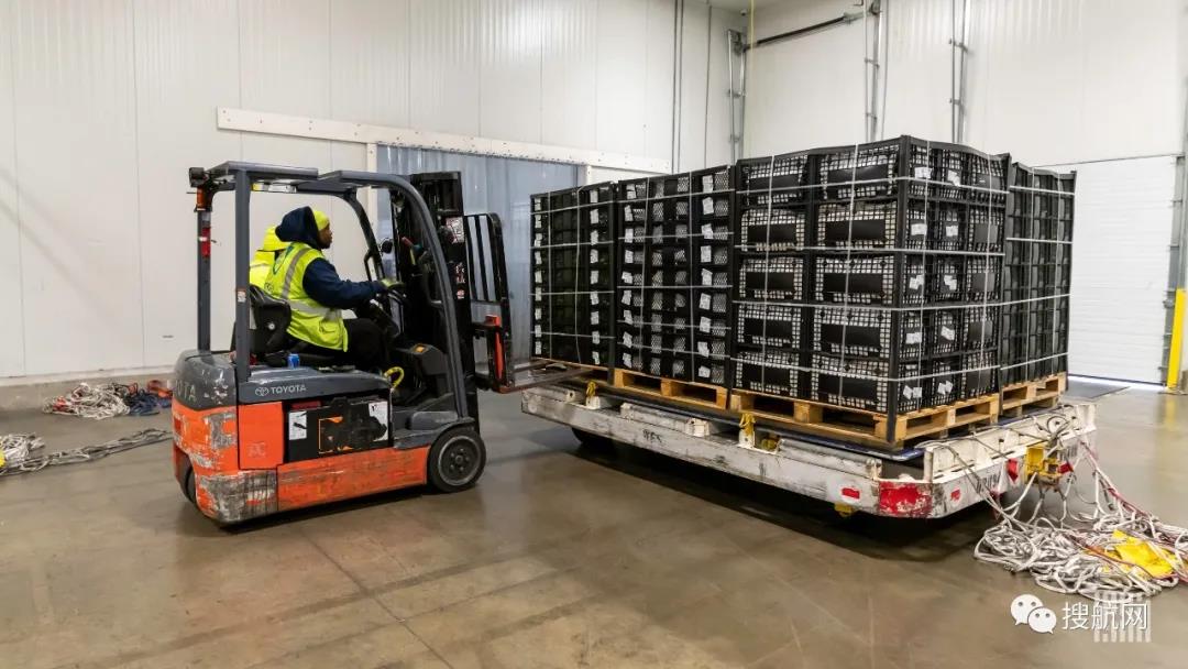 冷藏箱短缺促使季節(jié)性貨物走向空運(yùn)，航空貨運(yùn)市場面臨更大壓力