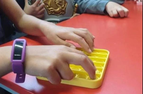 解壓類玩具熱度暴漲，銷量比指尖陀螺更狂熱