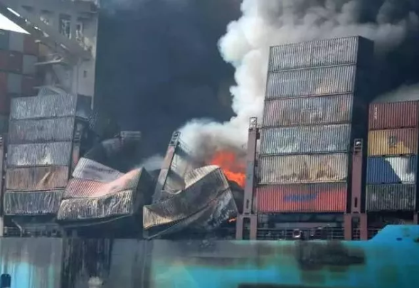 重大突發(fā)！香港機(jī)場貨物裝機(jī)前起火，兩家貨代被禁運(yùn)！一艘滿載中國貨物的箱船突發(fā)起火！