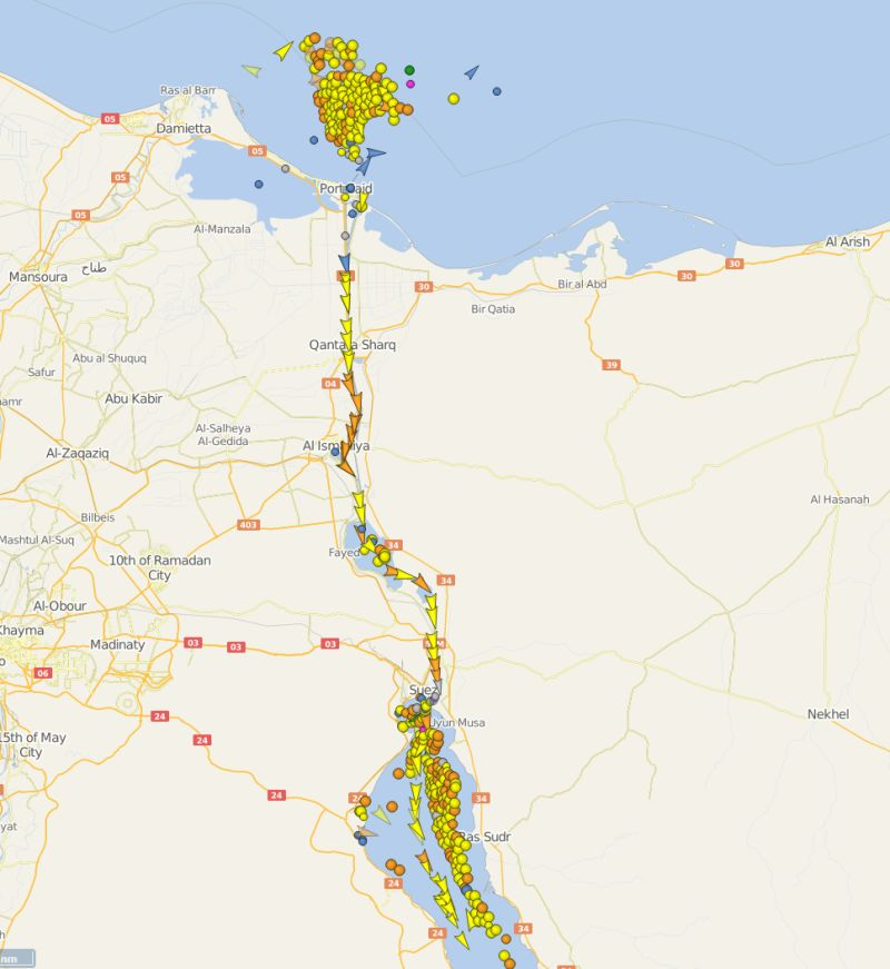  擠爆了！453艘船堵在運河口, 水泄不通！