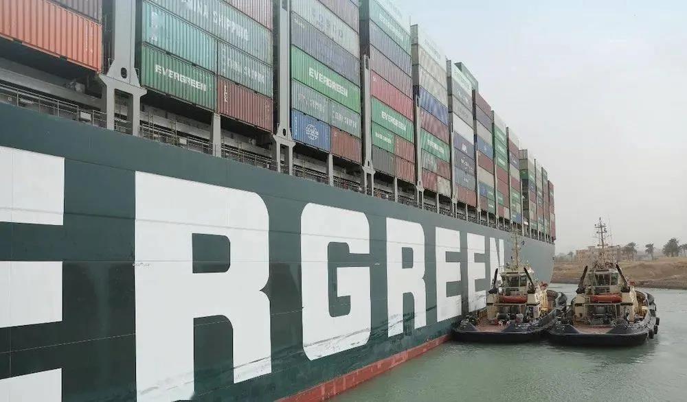 蘇伊士運河恢復通航，但這張“天價罰單”該由誰來賠？