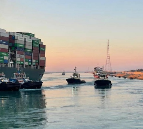 脫困復航不是終點，“長賜”輪的前方是責任、賠償和全球航運業(yè)的未來