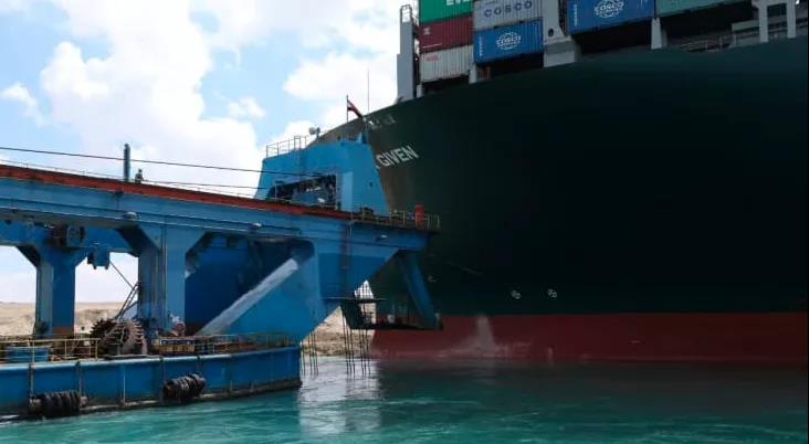 脫困失敗疏通無望！最糟情況貨船斷成兩半！大批船舶繞道好望角，運力收縮供應鏈惡化