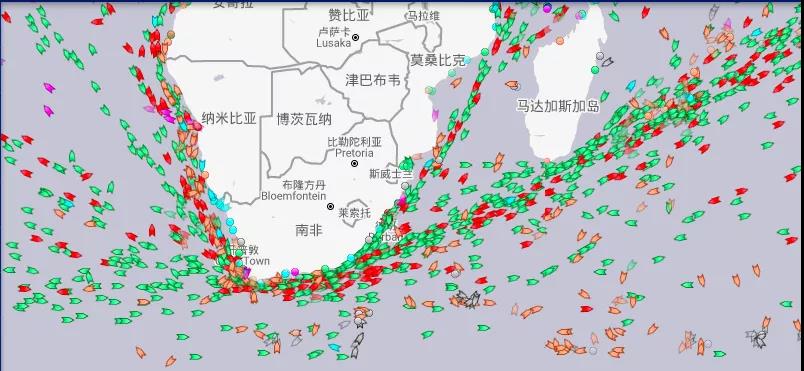 脫困失敗疏通無望！最糟情況貨船斷成兩半！大批船舶繞道好望角，運力收縮供應鏈惡化