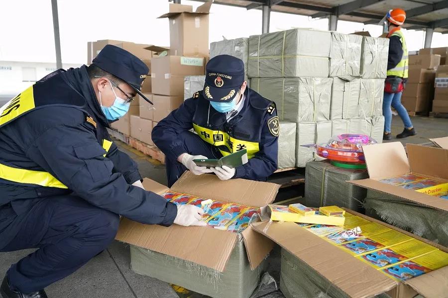 還敢偽報瞞報！海關(guān)又查獲26.8噸“不定時炸彈”