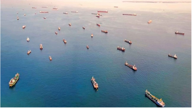 一線直擊！大副身陷港口擁堵40天, 表示：運(yùn)價(jià)還得漲