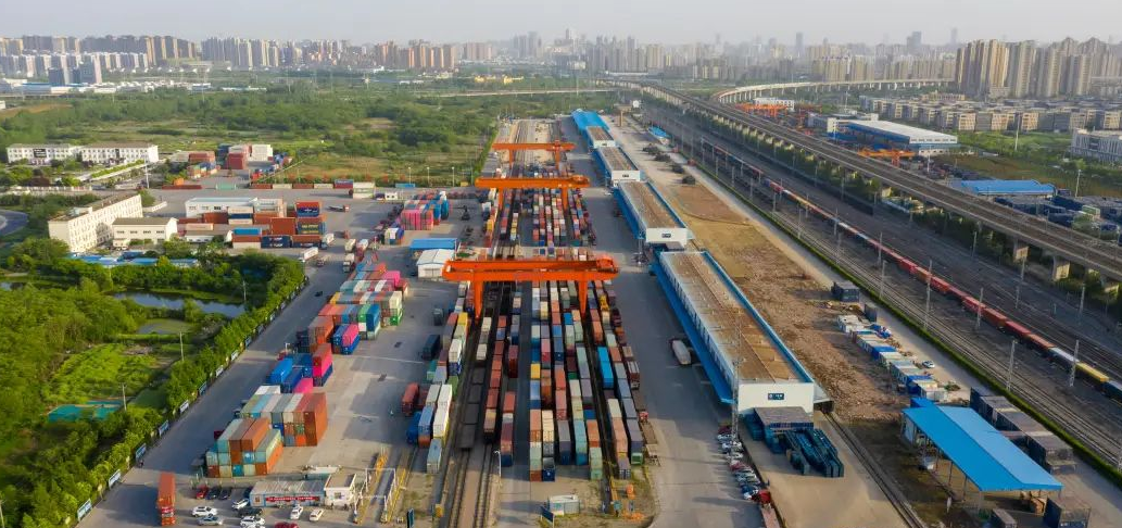 海運受阻一箱難求，中歐班列成“黑馬”！