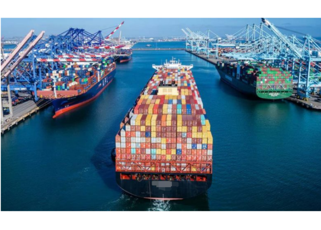 美加州港擁堵升級(jí)，船舶數(shù)量持續(xù)增加！...90艘、100艘、110艘....