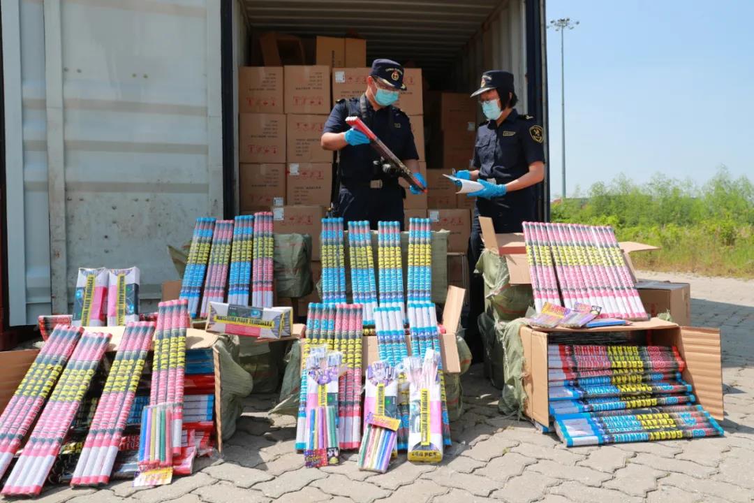 2426箱，重約83噸！煙花爆竹偽報瞞報