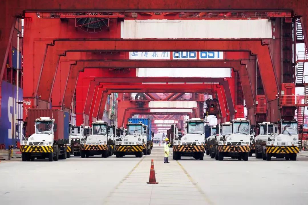 單月集裝箱吞吐量431.8萬TEU，上海港再創(chuàng)紀(jì)錄