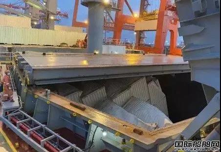 船東為賺快錢鋌而走“險”？越來越多的散貨船運集裝箱了