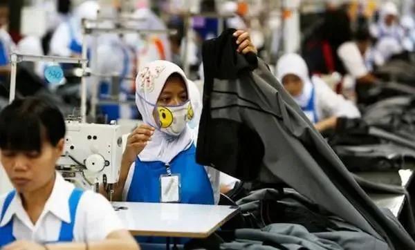 越南制造“告急”！軍隊(duì)封城，殃及耐克等80家美企，超7萬(wàn)家企業(yè)倒閉