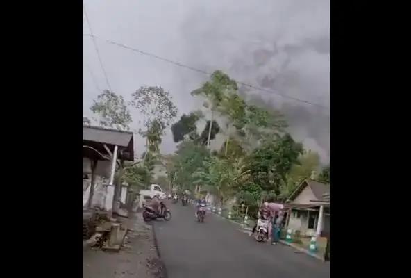 太恐怖！這個國家火山大爆發(fā)，濃煙蔽日宛如世界末日，已造成13人死亡！