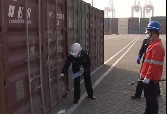 最高罰30萬元！2個(gè)集裝箱危險(xiǎn)品瞞報(bào)被查獲，貨主涉嫌謊報(bào)被立案調(diào)查！