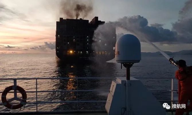 突發(fā)！達飛一集裝箱船發(fā)生火災；另有兩船相撞，集裝箱落水！