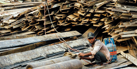 船東糾結！拆船價破紀錄VS運費仍在高位，集裝箱船到底拆不拆？