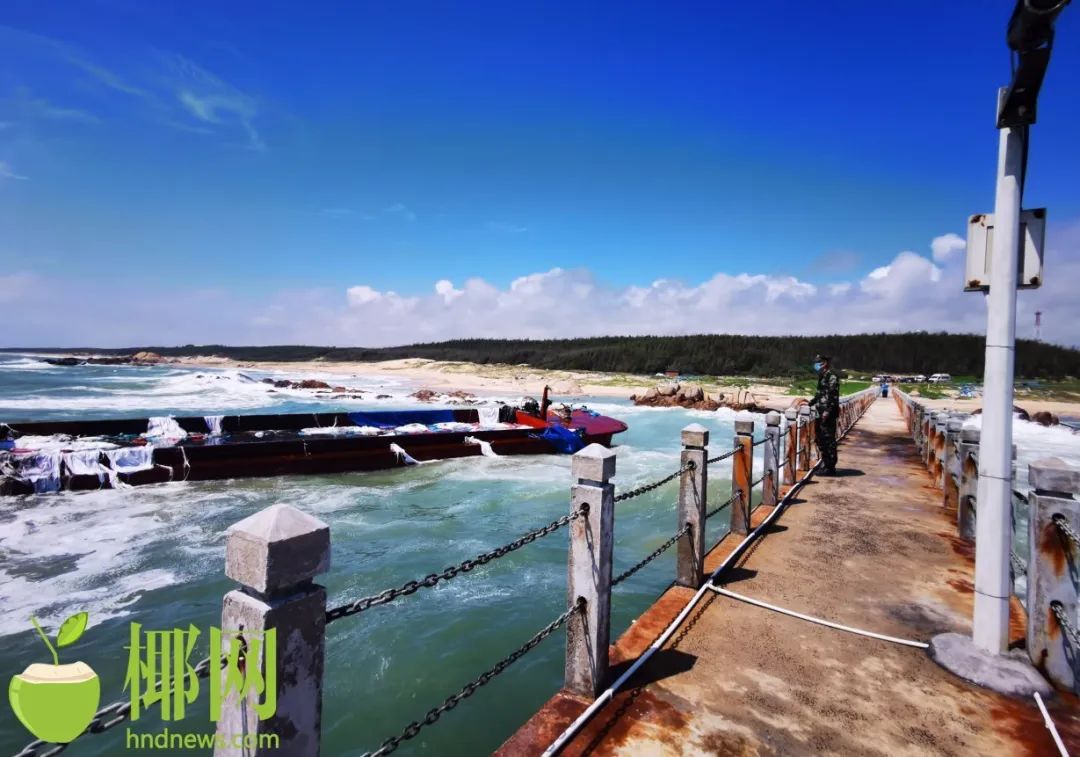 海上出現(xiàn)疑似走私凍品船舶 果斷處置！