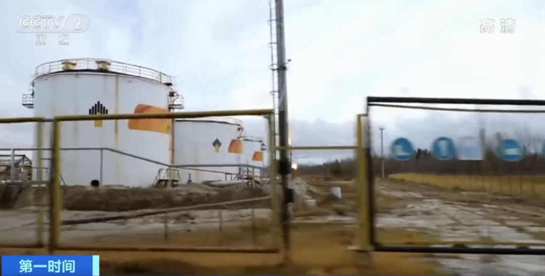 在國外，排隊半個月，都沒加上一箱油…