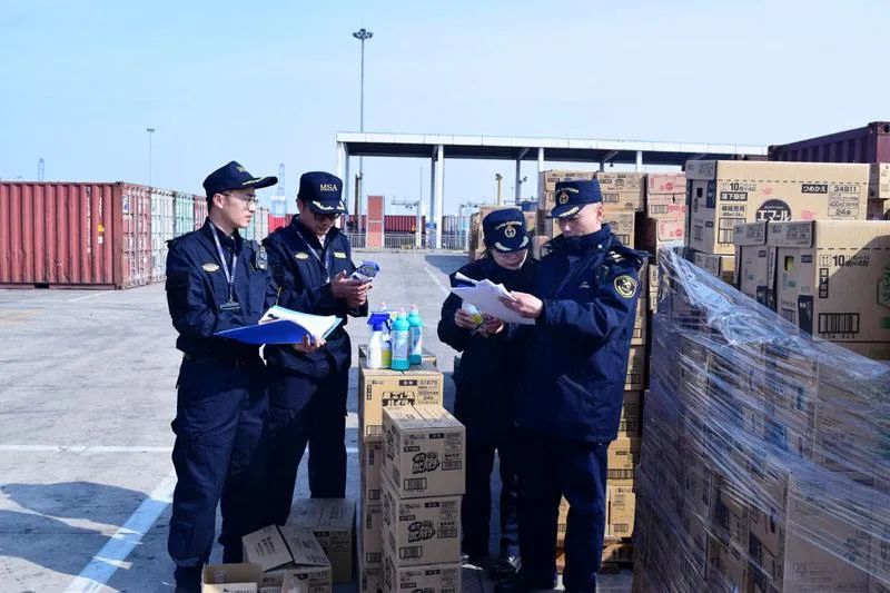 突發(fā)！大量集裝箱被燒毀！上海、合肥等地物流園起火，敲響持續(xù)高溫警鐘