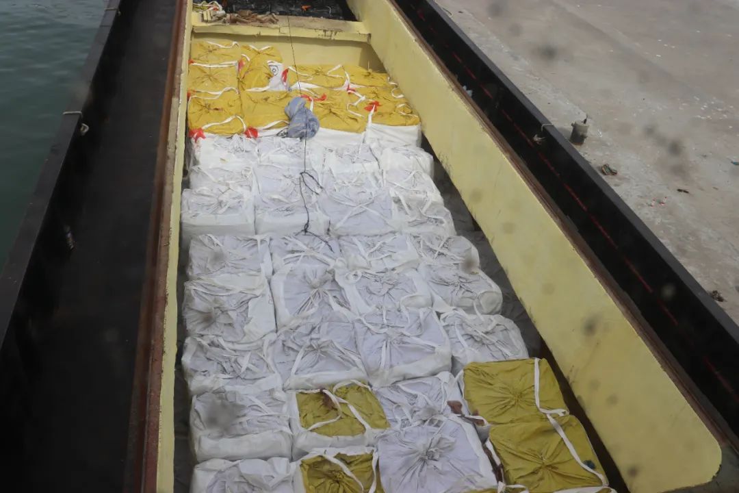 牛逼！及時查獲！足足2.2萬余噸