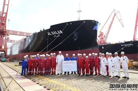 雙船出塢雙船起??！江南造船迎來今年第四批次出塢