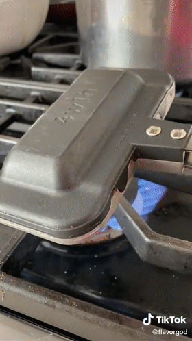 TikTok上的打工人內(nèi)卷實(shí)錄，或成爆款助推器？！