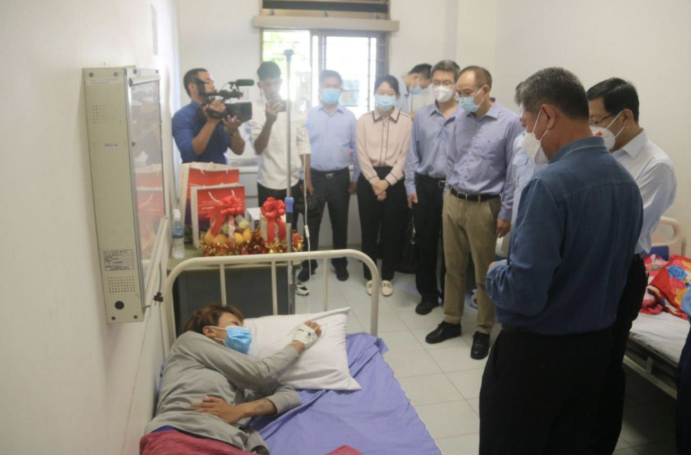 西港沉船幸存者：船上缺食物和水，財物及電子產(chǎn)品被收走