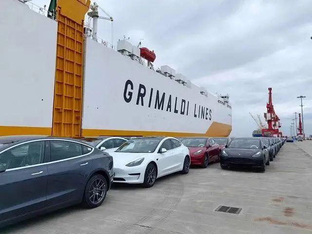 超15000輛汽車裝船！國慶假期洋山口岸汽車出口熱勢延續(xù)