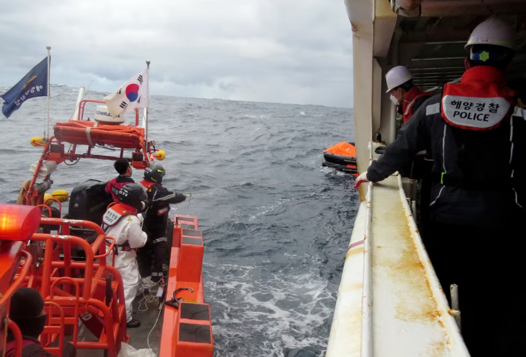 船期嚴(yán)重延誤！兩艘集裝箱船在曼谷港相撞，曾掛靠國內(nèi)香港、蛇口港口！