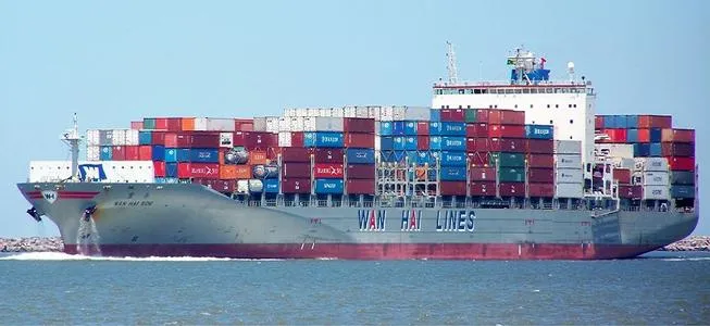 9艘10億美元！這家船司首次訂造萬箱船，赫伯羅特：希望多造船