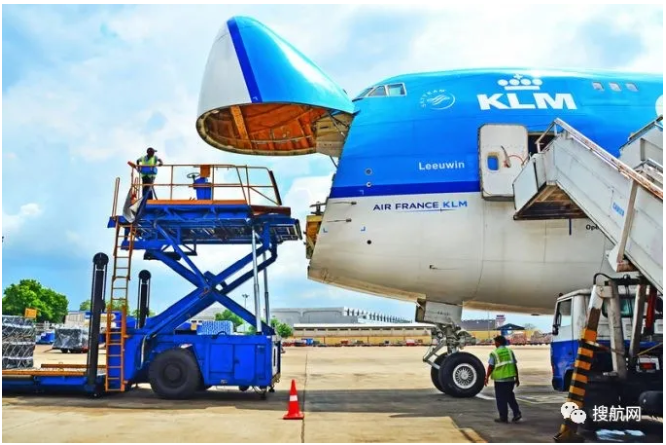 美國港口嚴(yán)重?fù)矶?，貨物被延遲45天交付！曾經(jīng)的海運(yùn)貨物進(jìn)口商愿意花更多的錢空運(yùn)過去