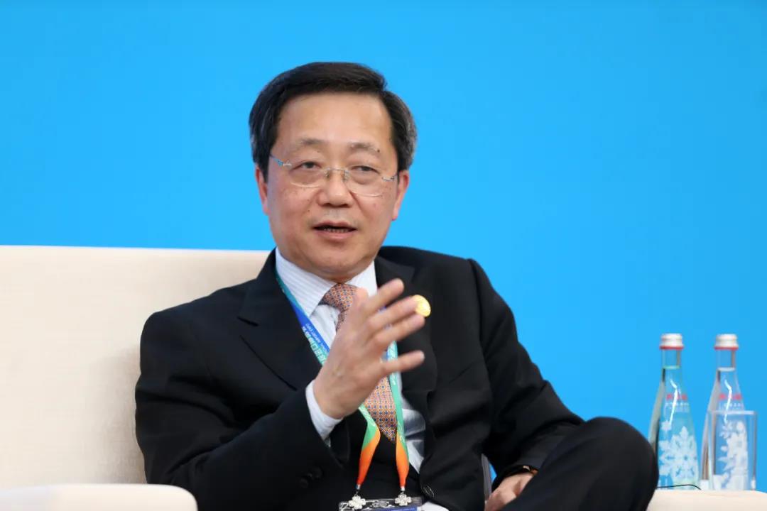 許立榮: 境內(nèi)經(jīng)濟(jì)活動(dòng)采用人民幣結(jié)算十分迫切｜為全球海運(yùn)和貿(mào)易爭(zhēng)端處理注入更多“中國(guó)元素”  