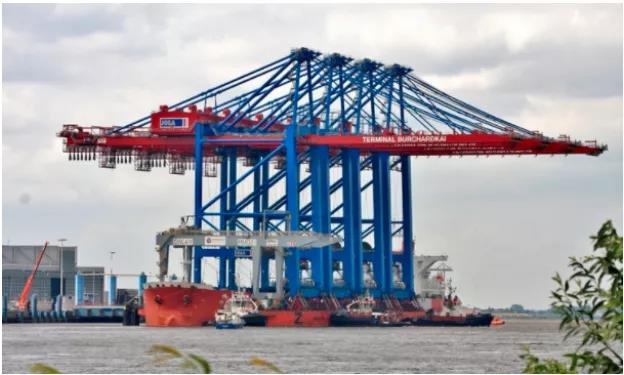 船只運(yùn)毒遭攔截, 船員"自殺式"沉船毀證據(jù)！