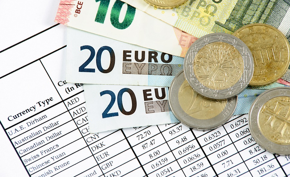 人民幣匯率繼續(xù)保持強(qiáng)勢(shì)，預(yù)計(jì)今年可能在6.1-6.3區(qū)間震蕩