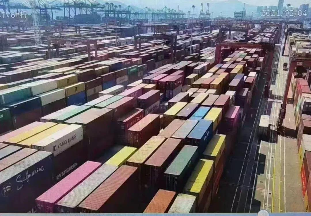 注意！鹽田港擁堵嚴(yán)重！采取交通管制！出貨高峰期，貨柜車排到了高速...