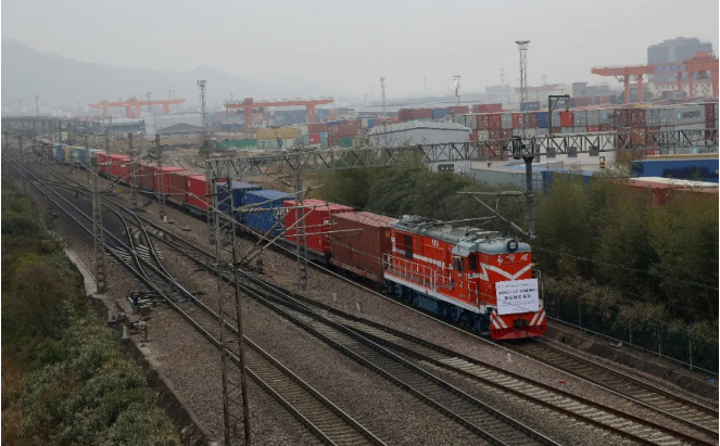 加強陸上運營，馬士基、中遠海運、達飛、MSC開通新鐵路班列