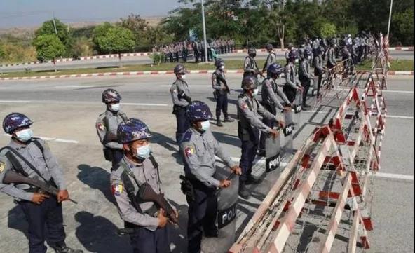 緬甸政變！機場關(guān)閉至5月；港口貨物積壓，卡車運輸和清關(guān)出現(xiàn)延誤