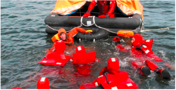 突發(fā)！貨船遇險5分鐘沉沒, 船員2死5失蹤!...專家: 船齡太大!